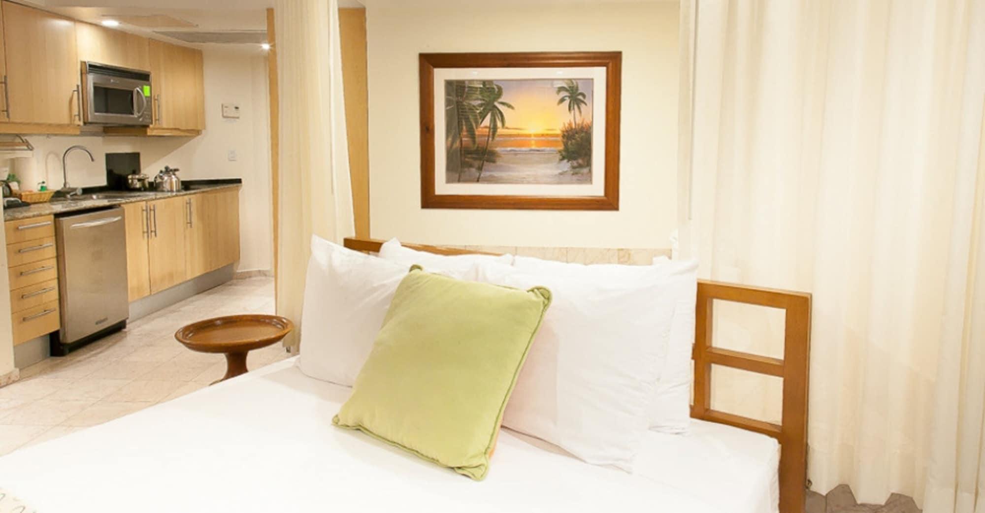 The Marlin At Taino Beach Resort Фрипорт-Сити Экстерьер фото